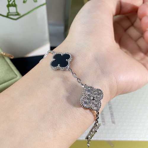 Van Cleef & Arpels Bracelet(19cm)-004