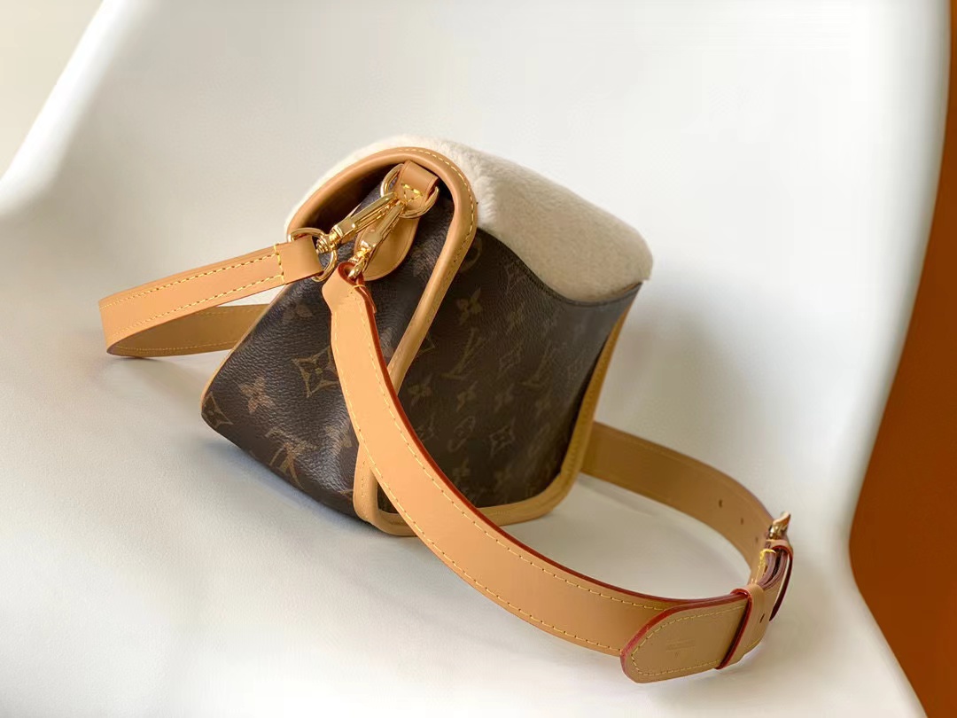 LV Handbags AAA(Women)-137