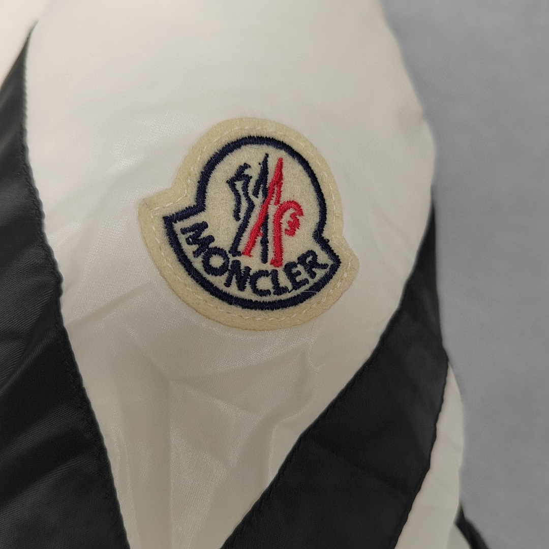 Moncler Coat-153