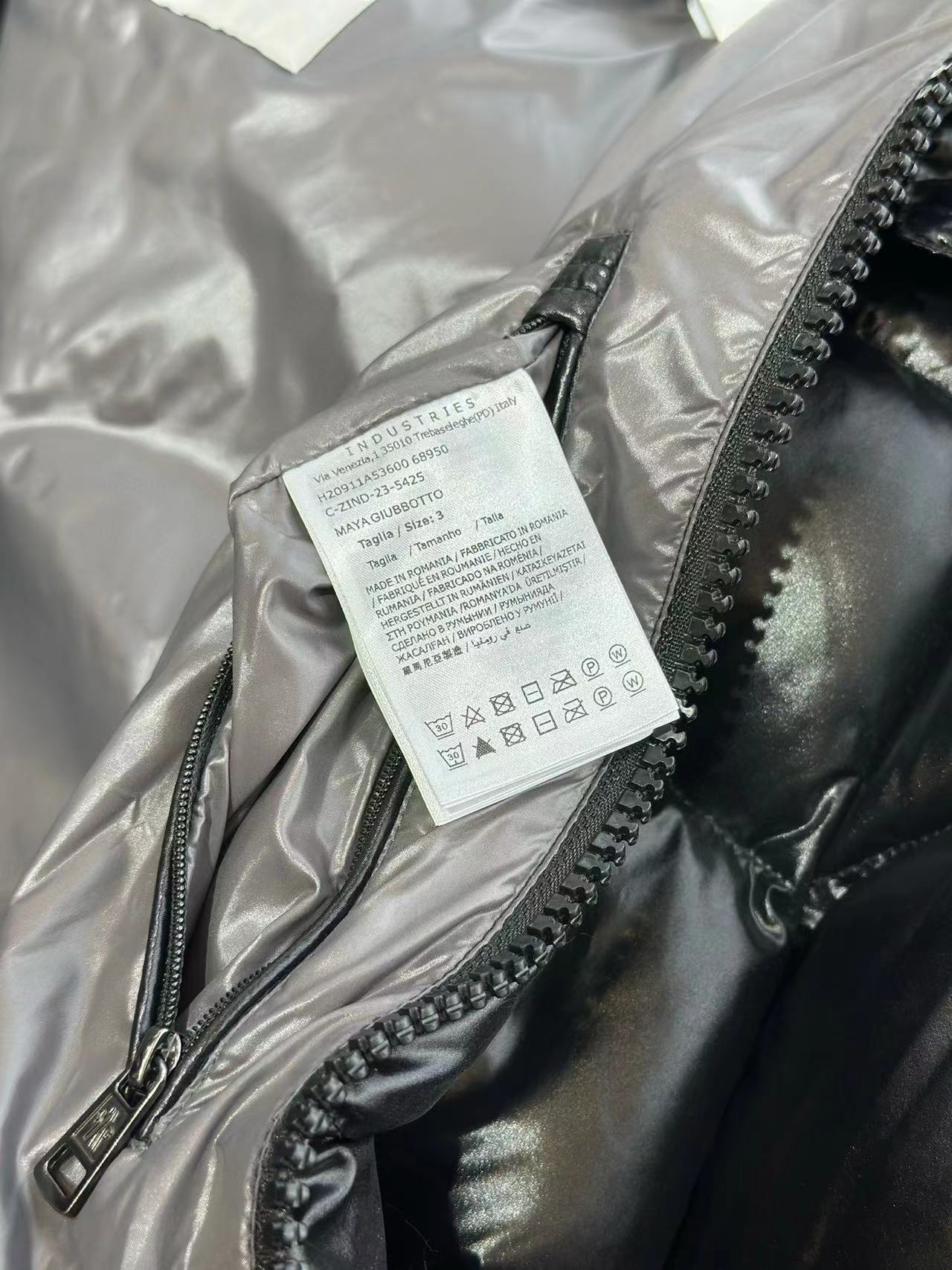 Moncler Coat-253