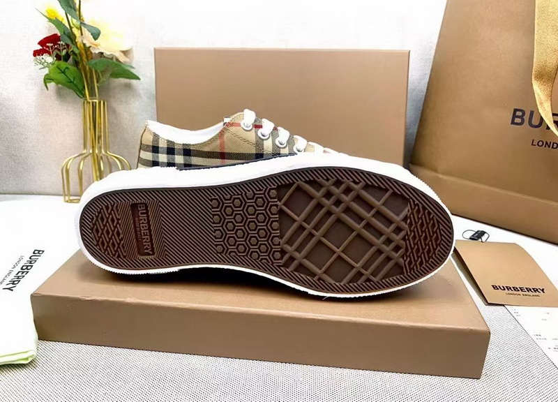 Burberry Shoes(AAA)-005