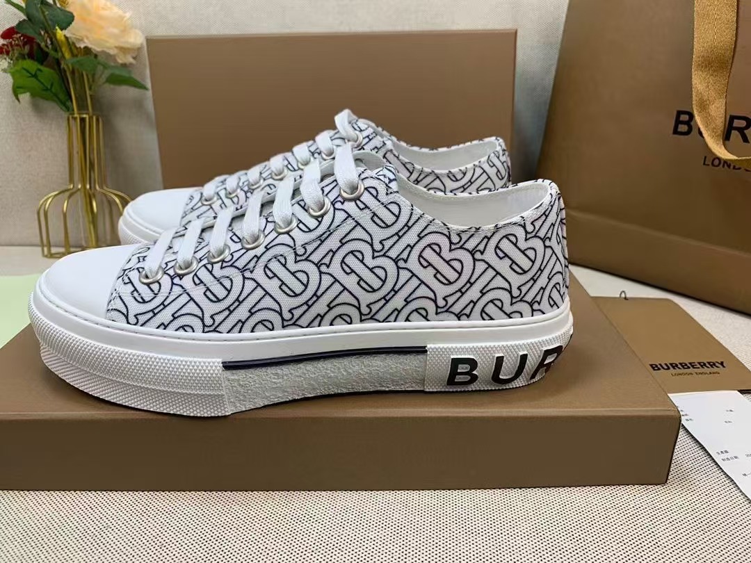 Burberry Shoes(AAA)-010