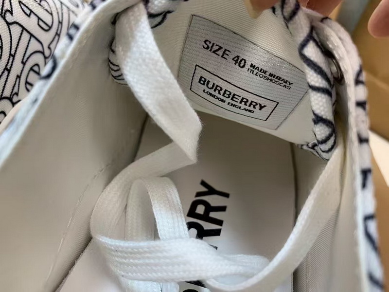 Burberry Shoes(AAA)-010