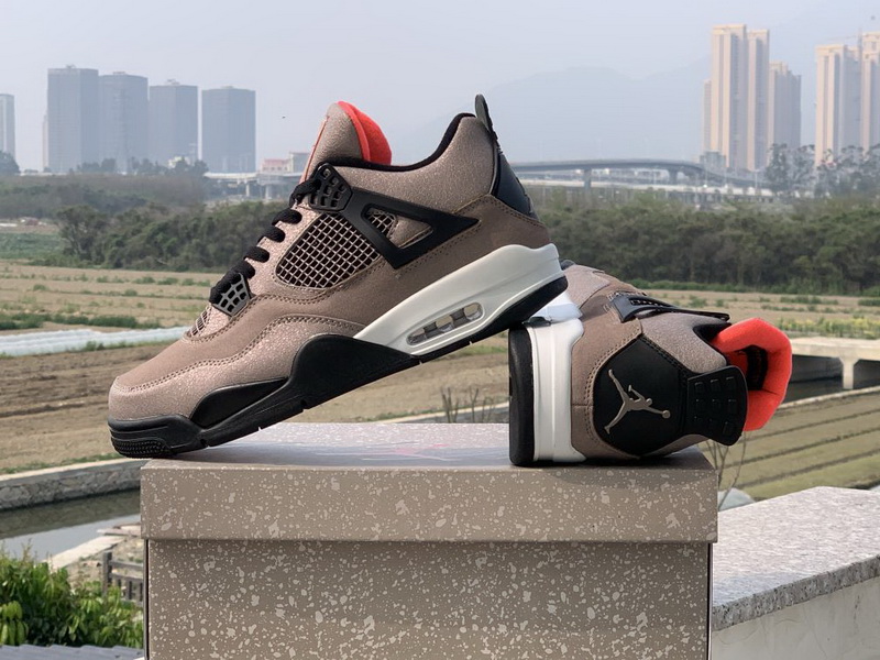 Air Jordan 4 Retro-082