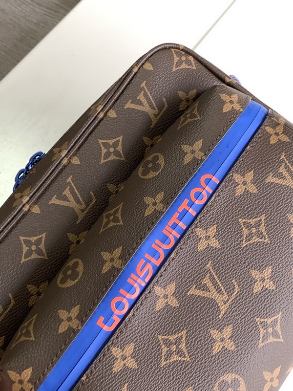 LV Handbags AAAA(Men)-195