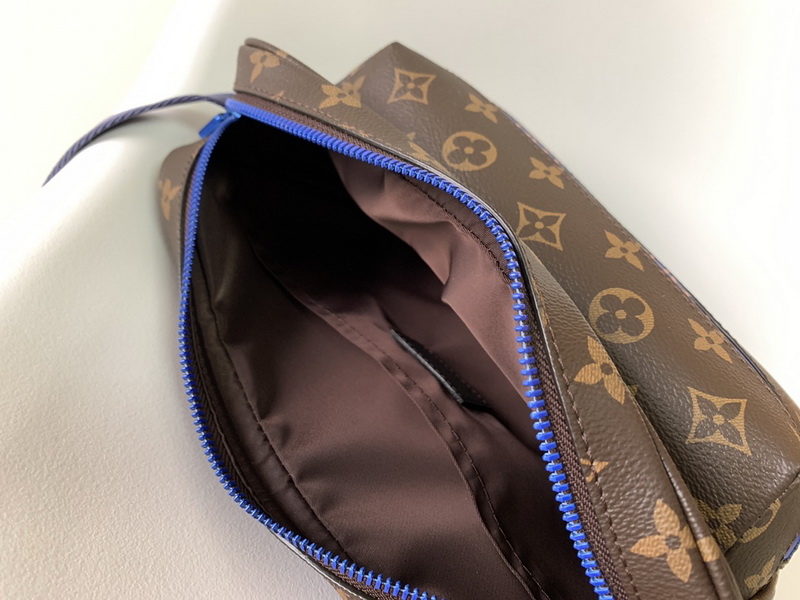 LV Handbags AAAA(Men)-195