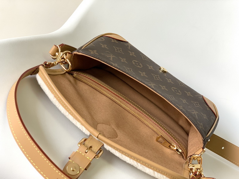 LV Handbags AAA(Women)-546
