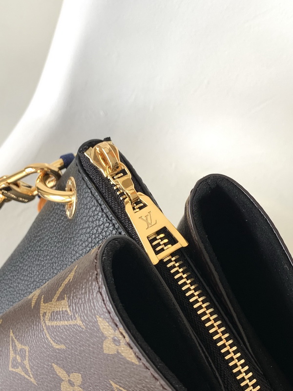 LV Handbags AAA(Women)-947