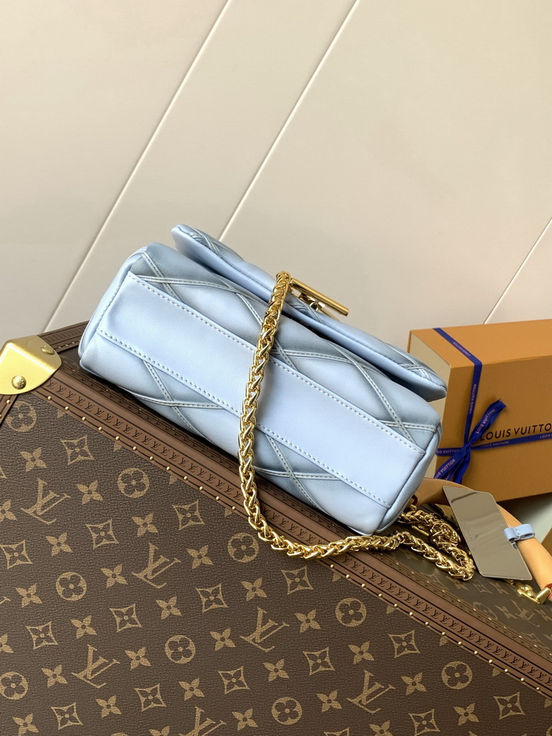 LV Bag-NFC(AAA)-670