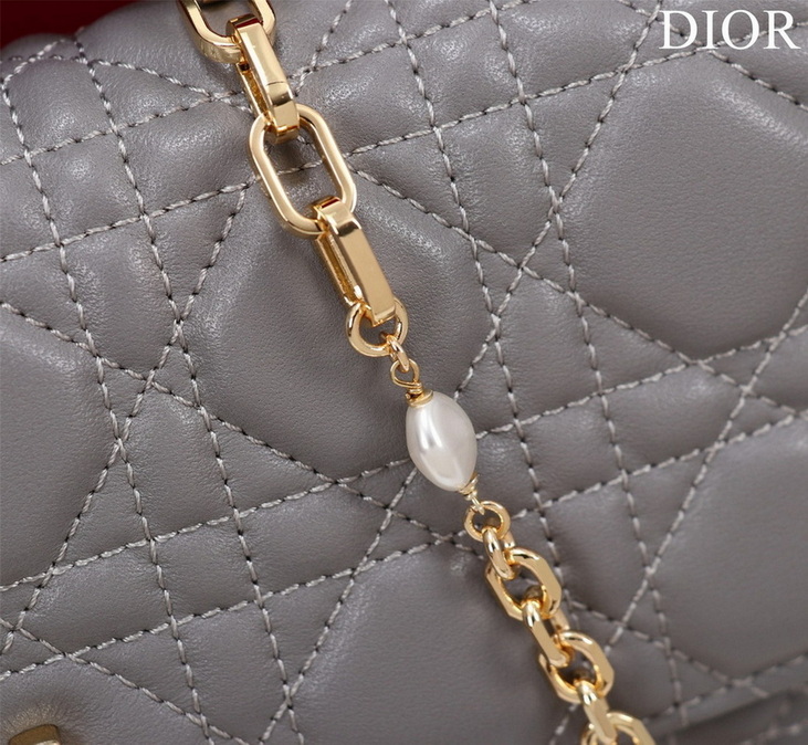 Dior Handbags AAA(Women)-231