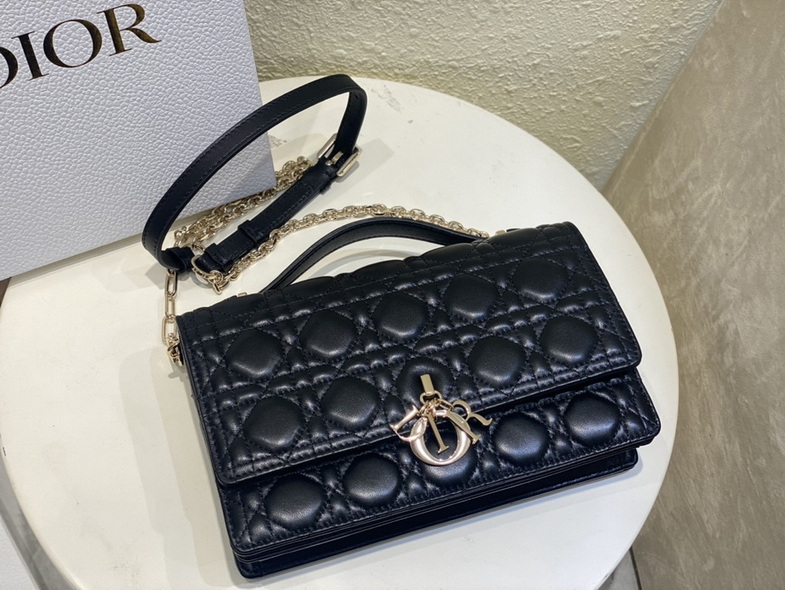 Dior Handbags AAA(Women)-233