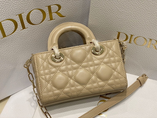 Dior Handbags AAA(Women)-382