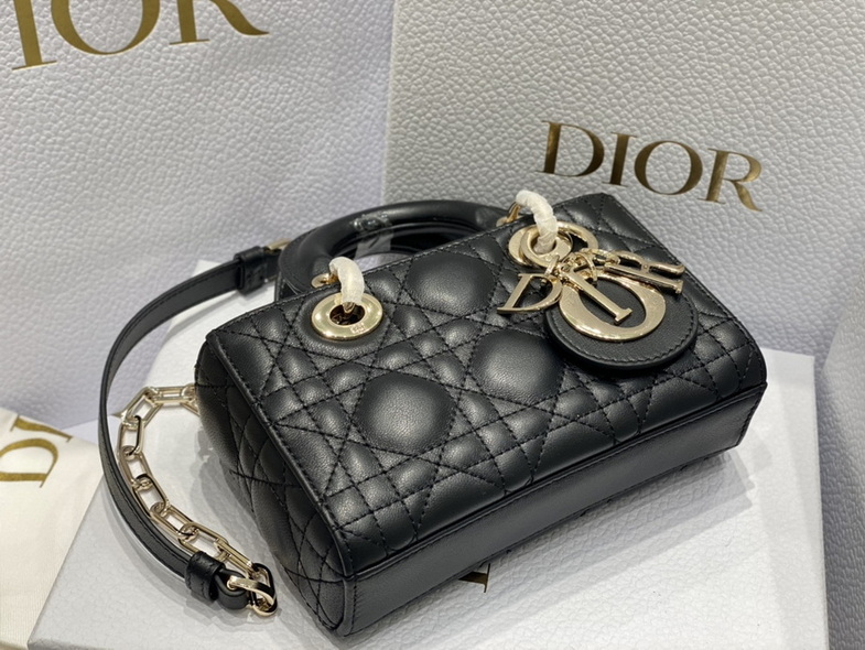 Dior Handbags AAA(Women)-384