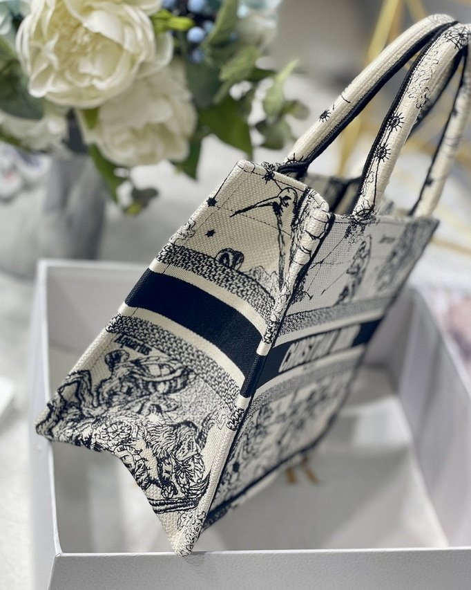 Dior Handbags AAA(Women)-427