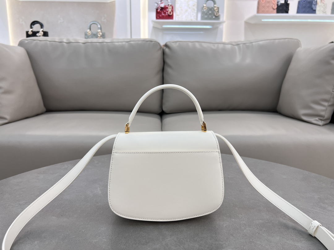 Dior Handbags AAA(Women)-593