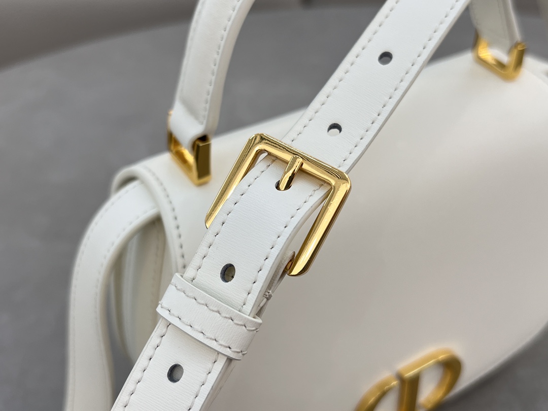 Dior Handbags AAA(Women)-593