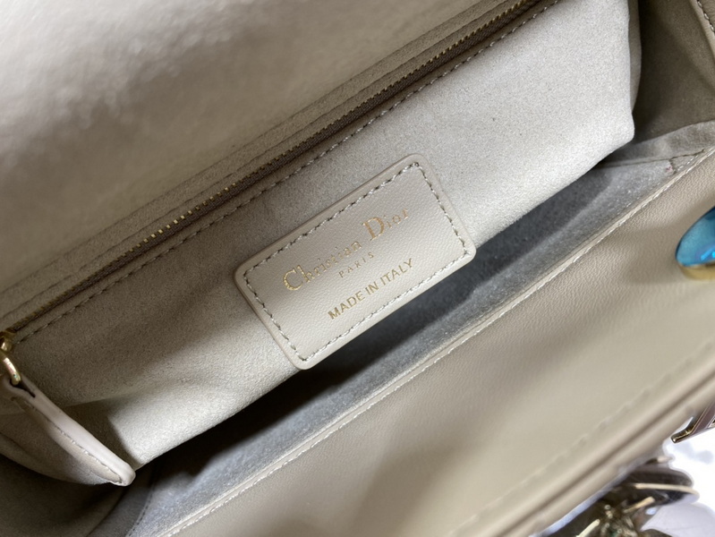 Dior Handbags AAA(Women)-651