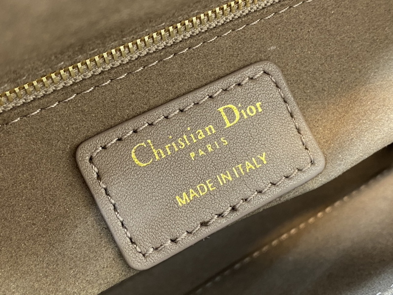Dior Handbags AAA(Women)-667