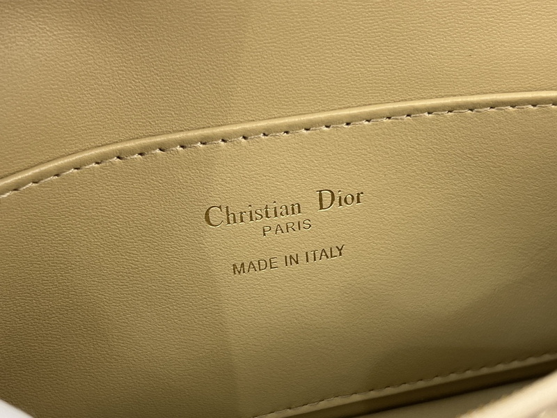 Dior Handbags AAA(Women)-692