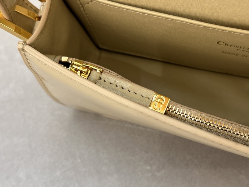 Dior Handbags AAA(Women)-692