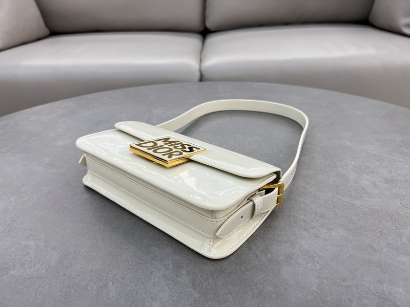 Dior Handbags AAA(Women)-693