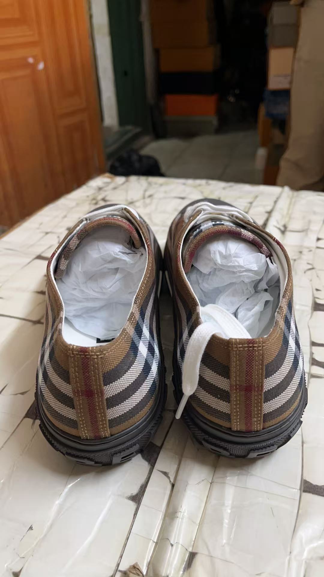 Burberry Shoes(AAA)-012