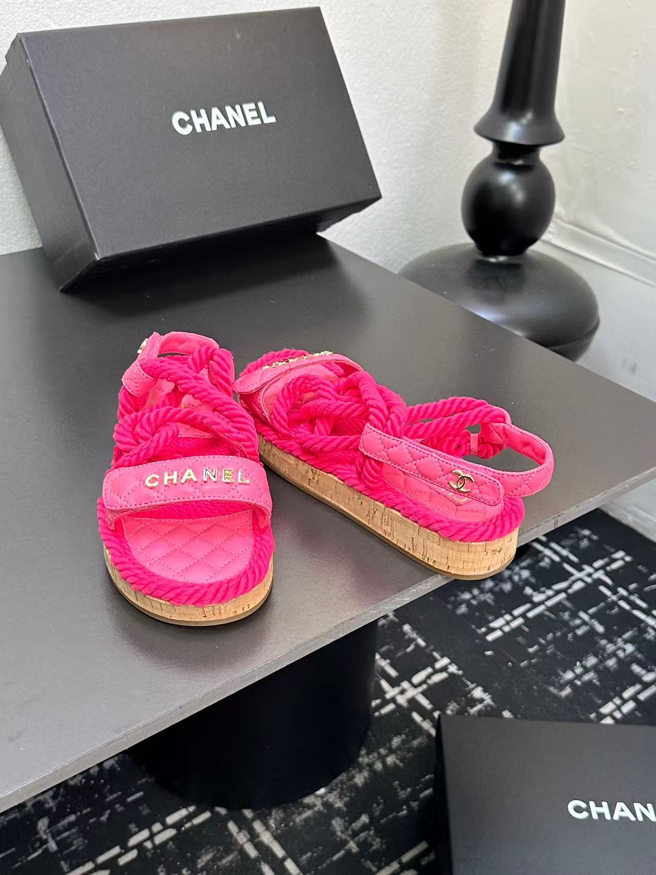 Chanel Slippers Women(AAA)-024