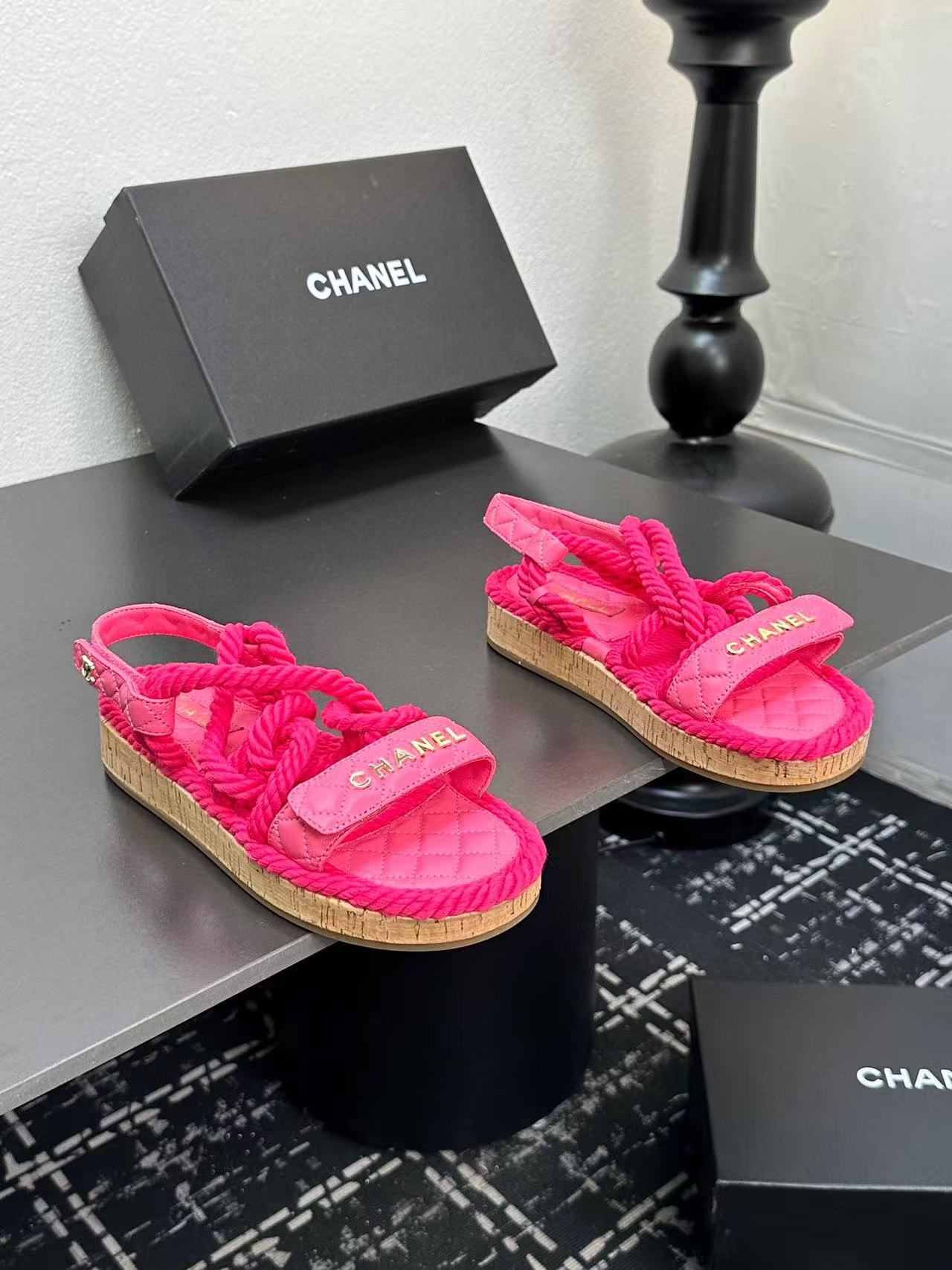 Chanel Slippers Women(AAA)-024