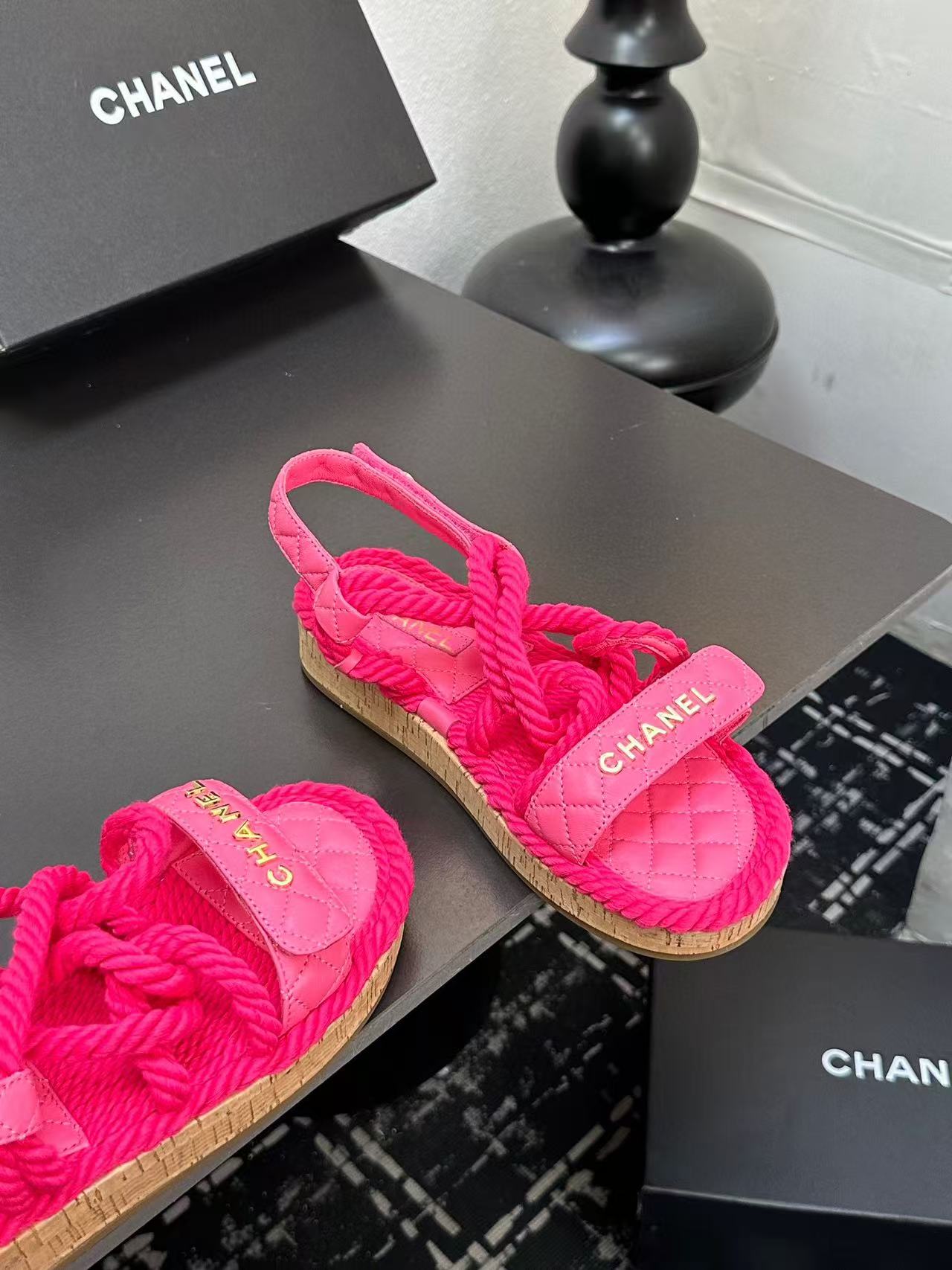Chanel Slippers Women(AAA)-024