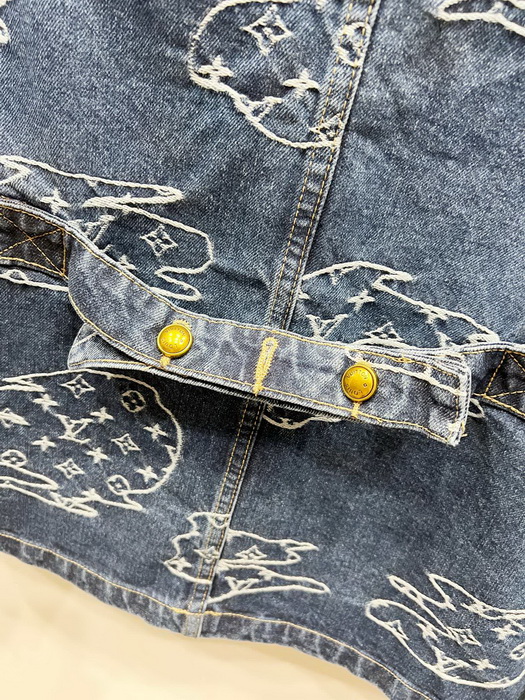 LV Jacket-023