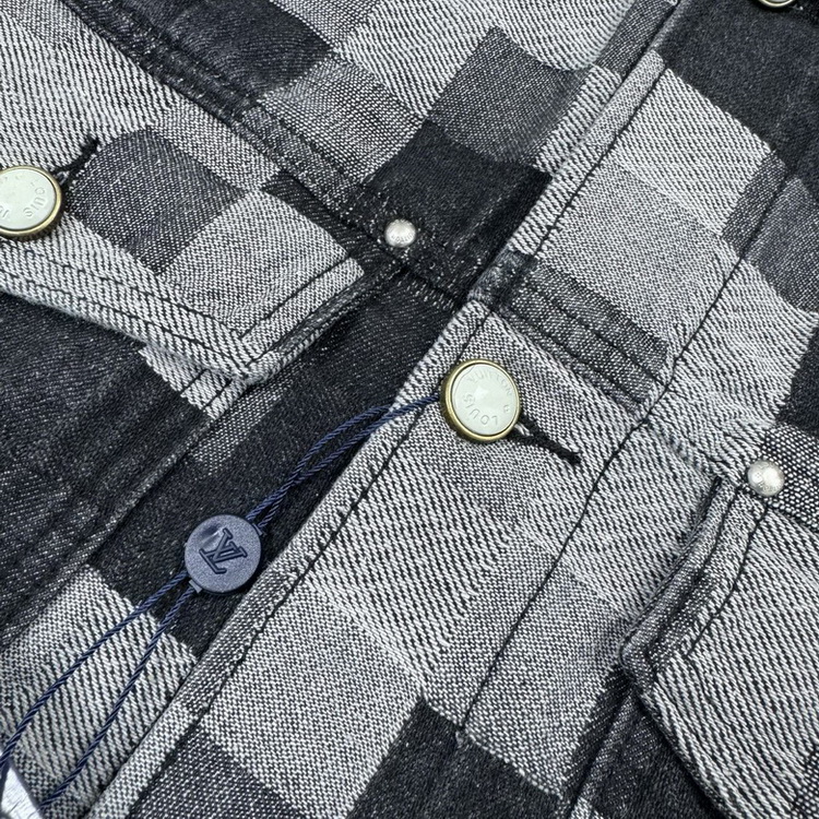 LV Jacket-030