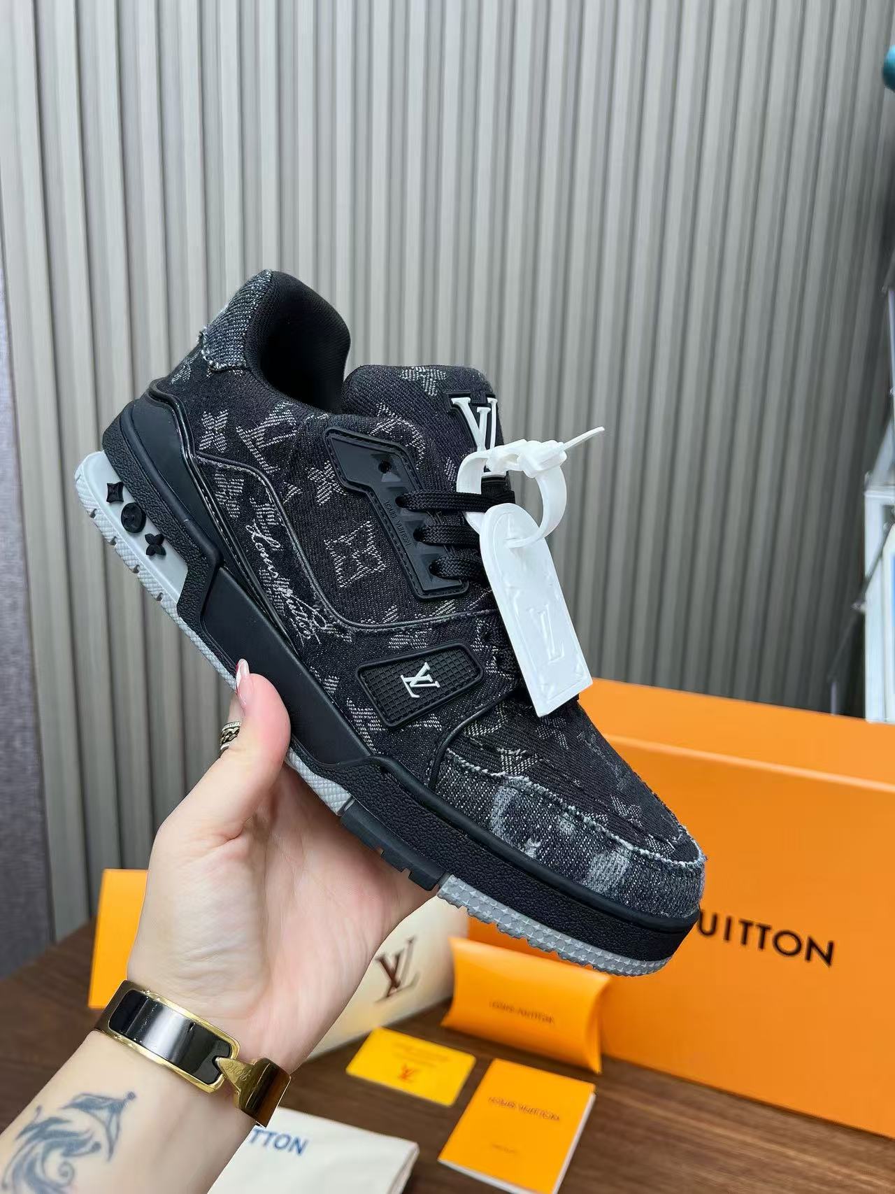 LV Shoes(AAA)-1247