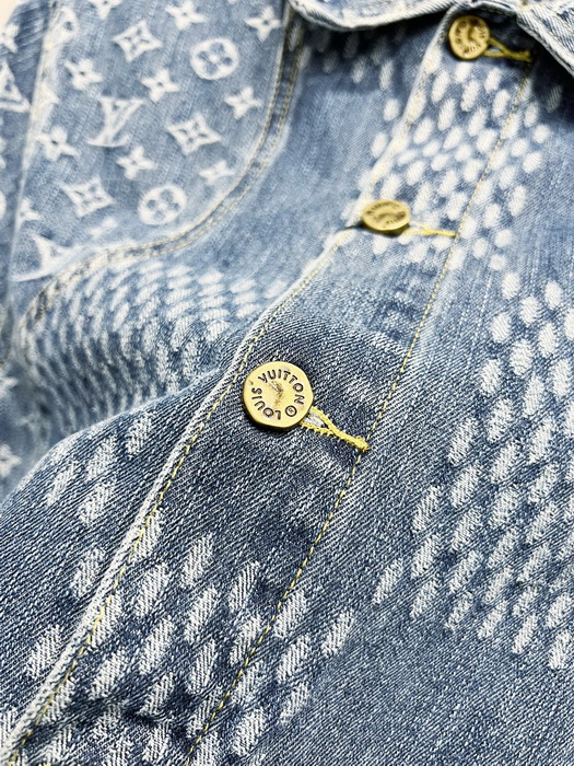 LV Jacket-065