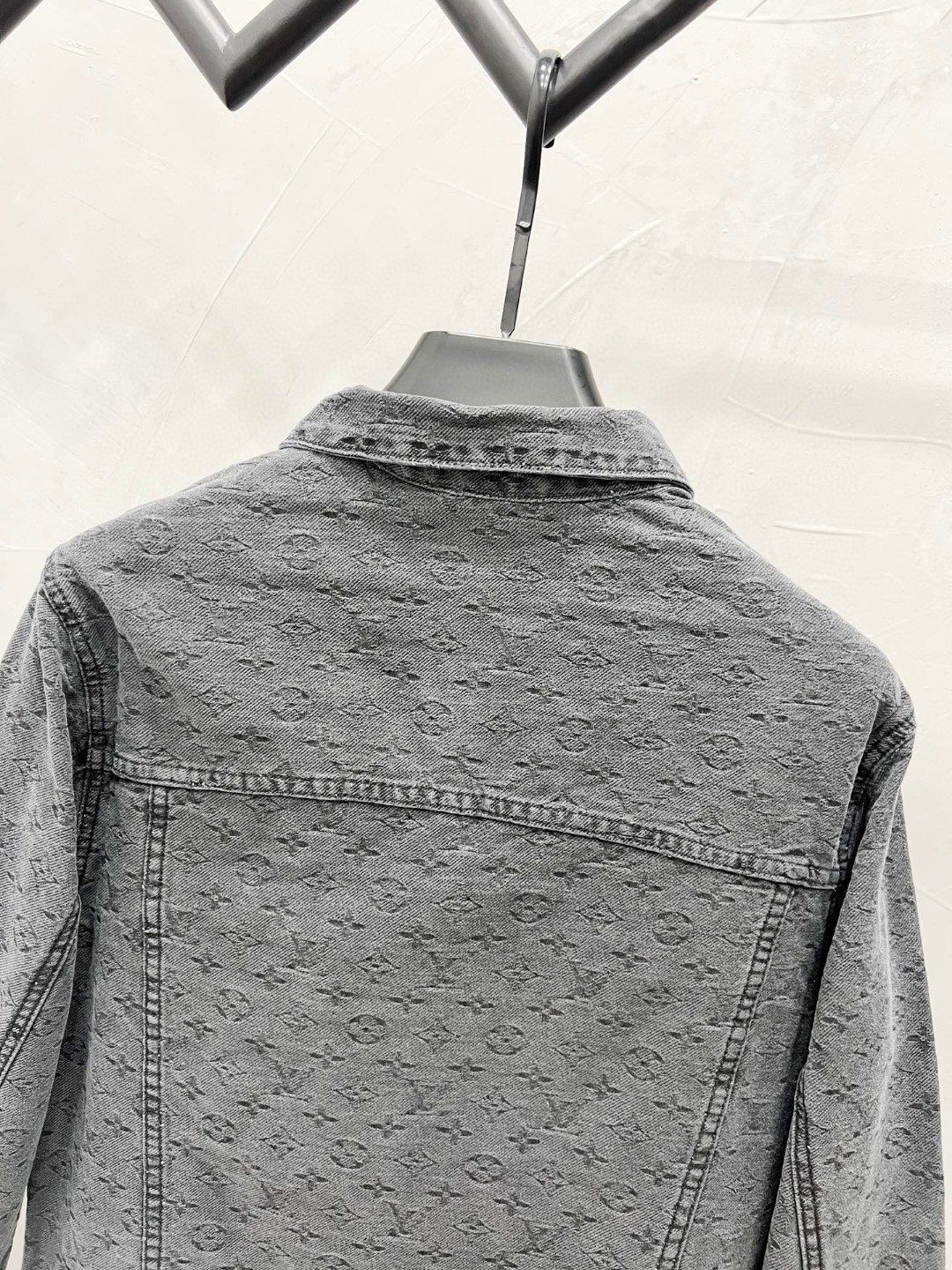 LV Jacket-158