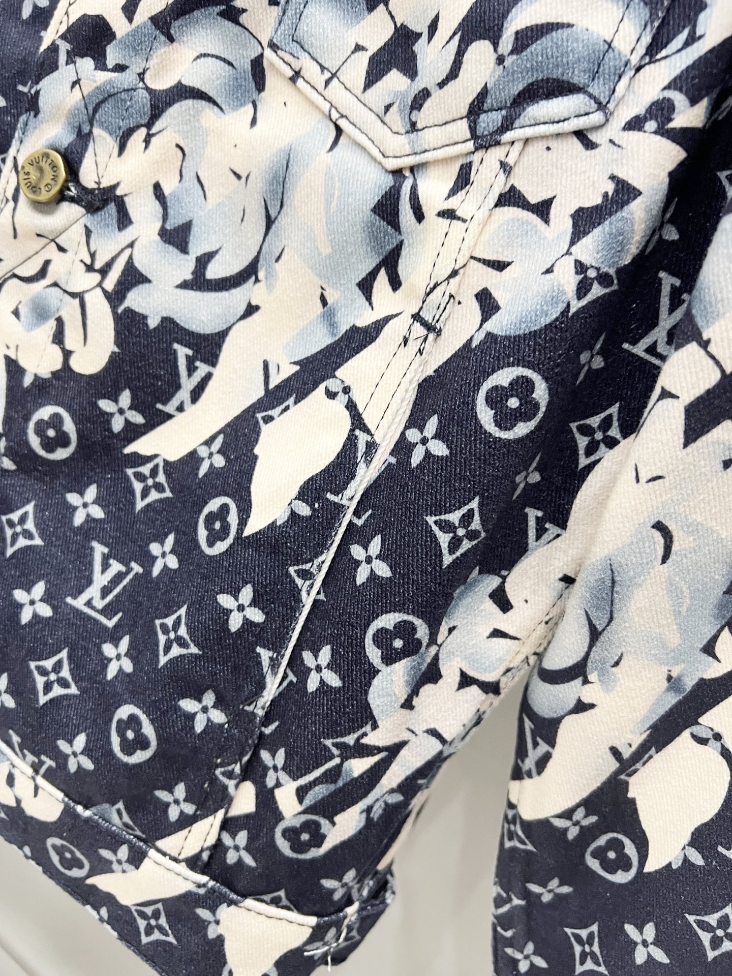 LV Jacket-163
