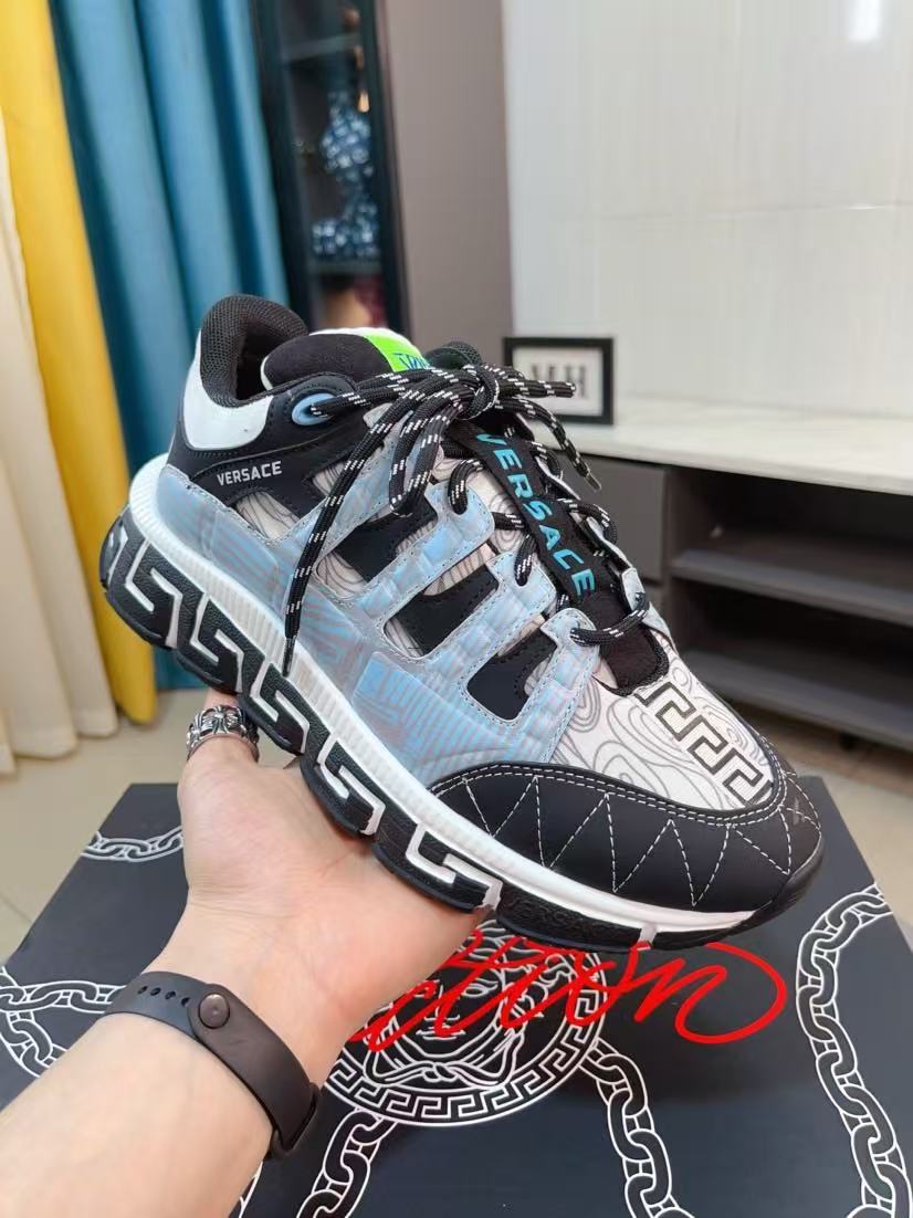 Versace Shoes(AAA)-197
