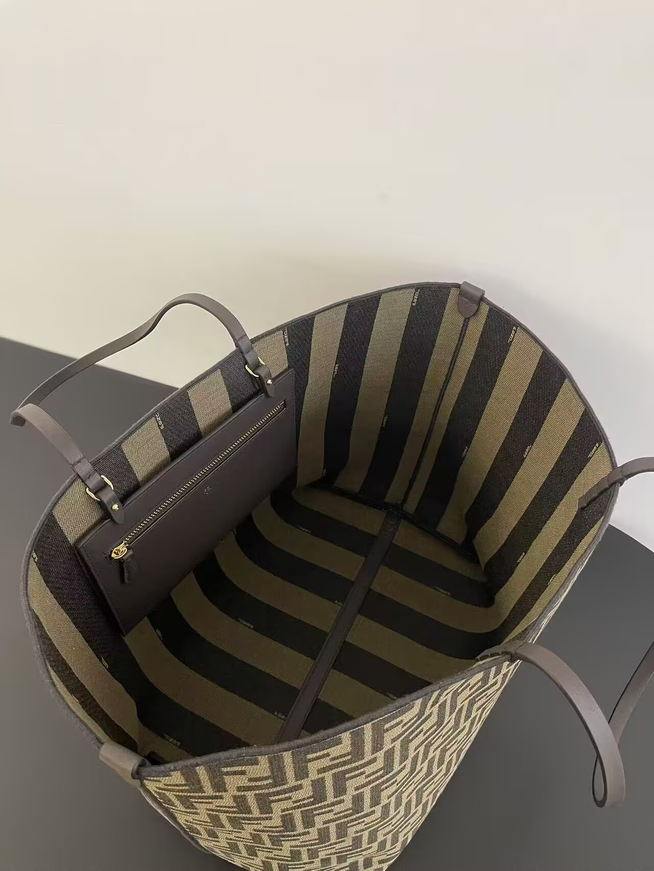 Fendi Handbags AAA(Women)-016