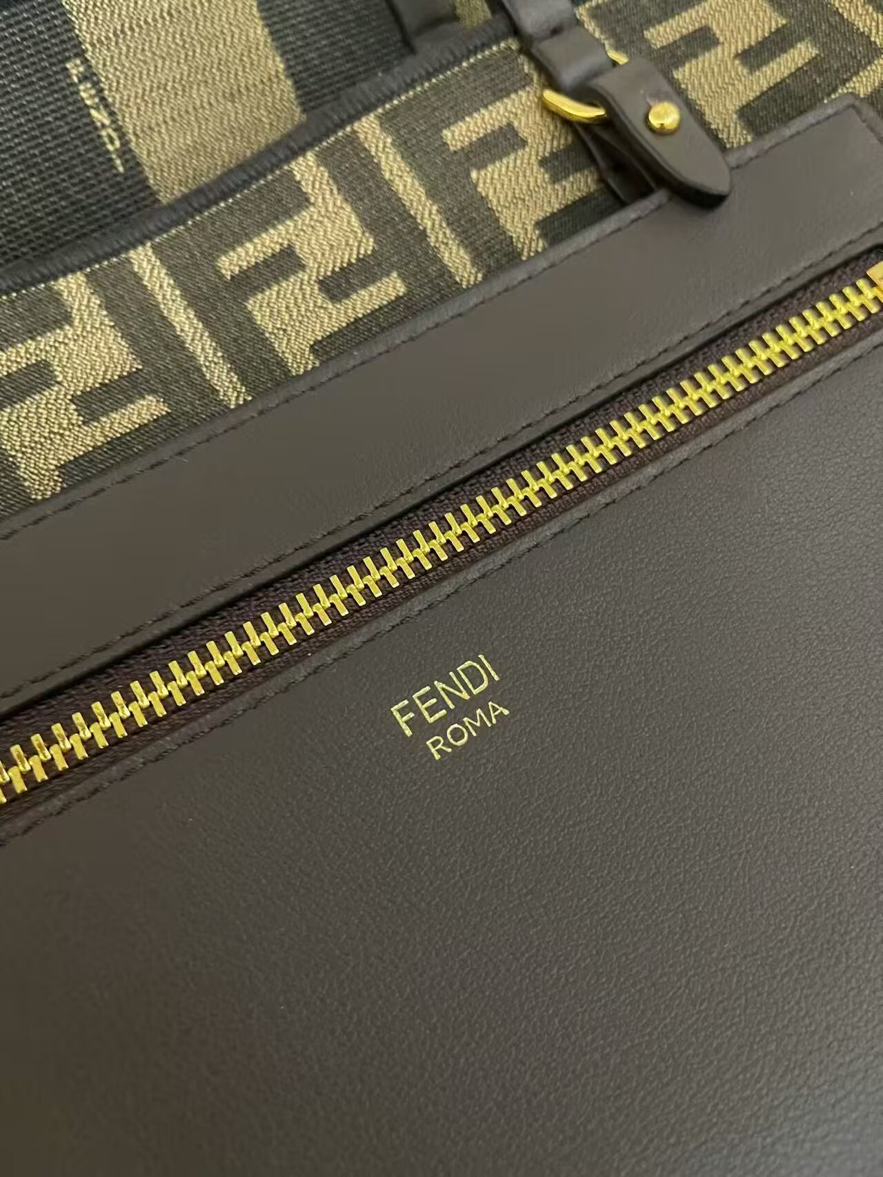 Fendi Handbags AAA(Women)-016