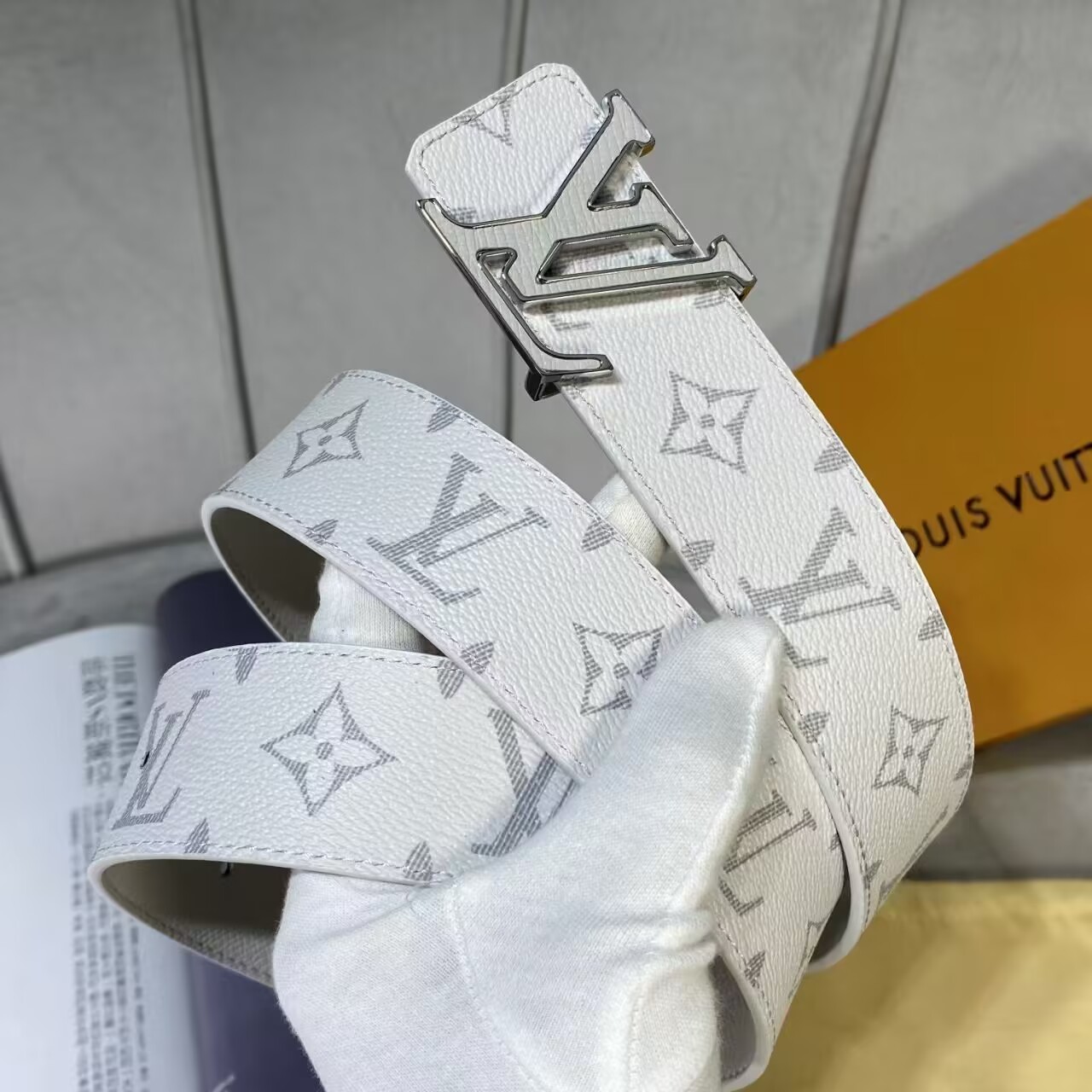 LV Belts(AAAAA)-3078