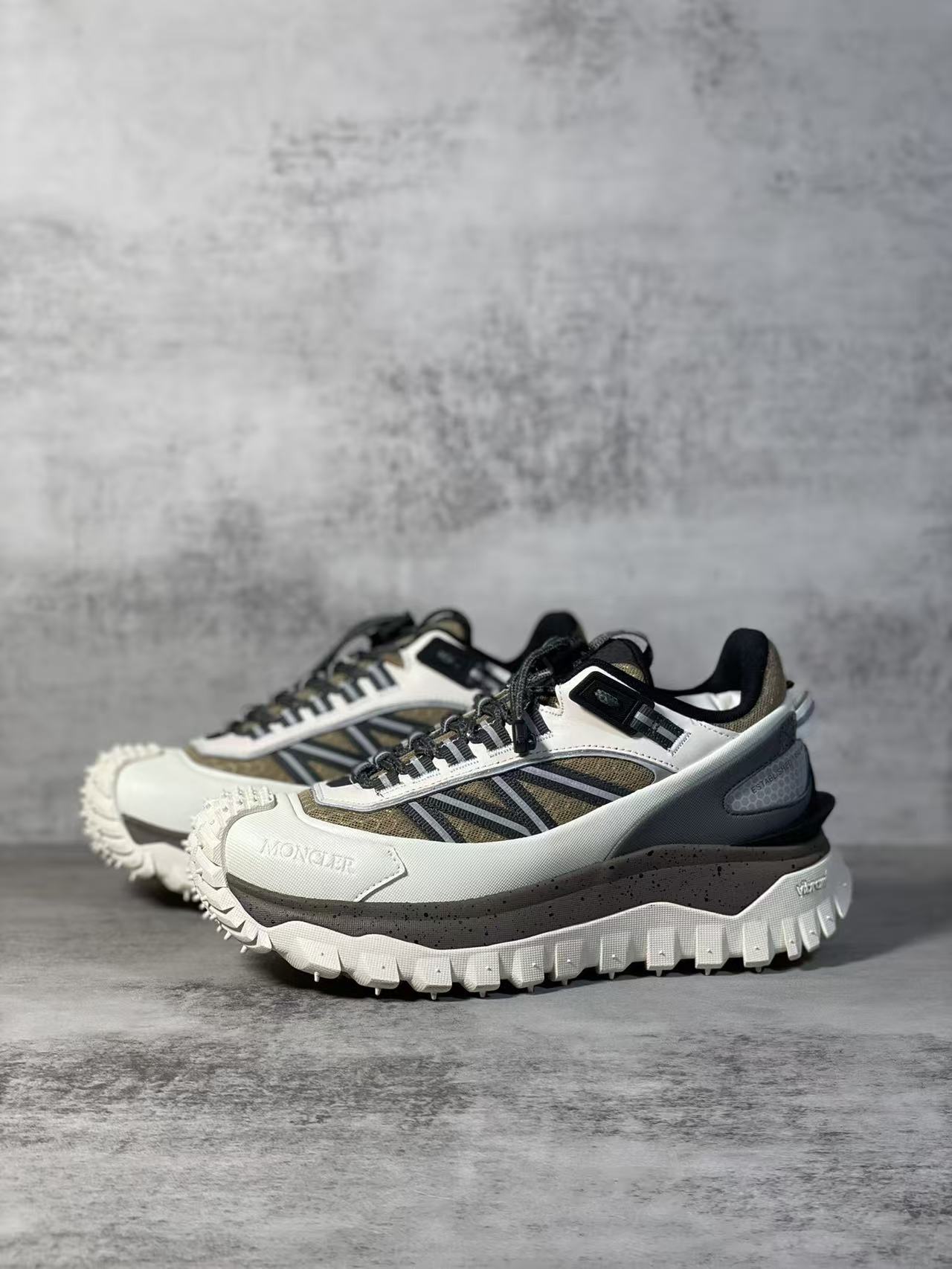 Moncler Shoes(AAA)-003