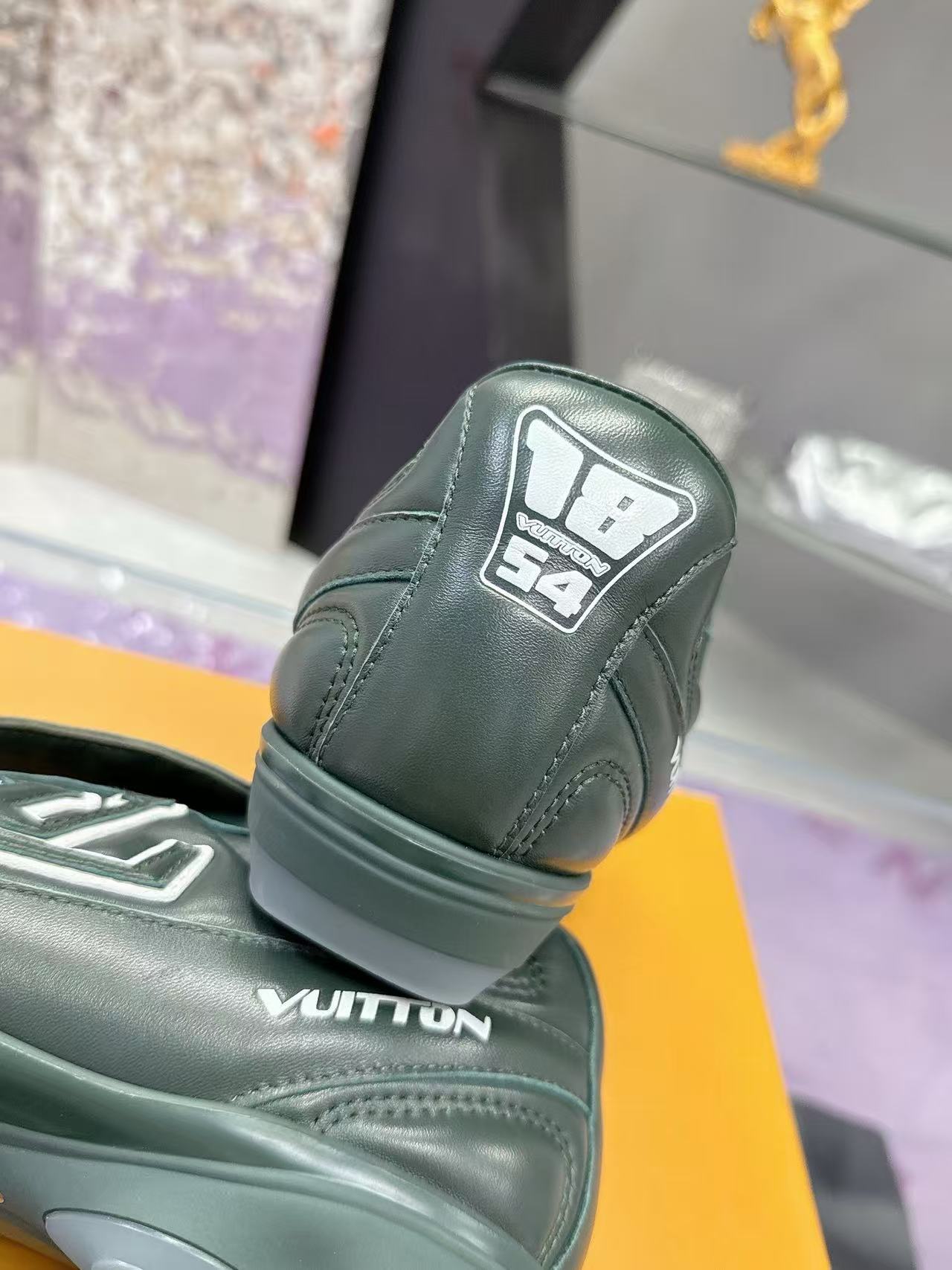 LV Shoes(AAA)-1240