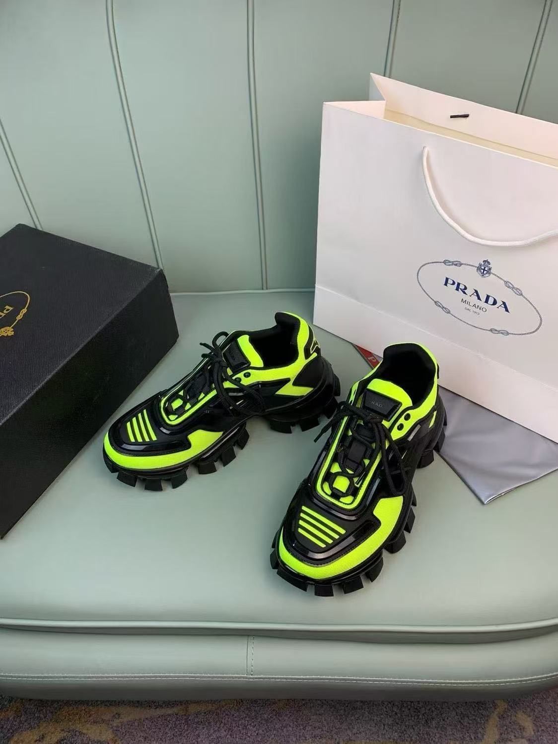 Prada Shoes(AAA)-086