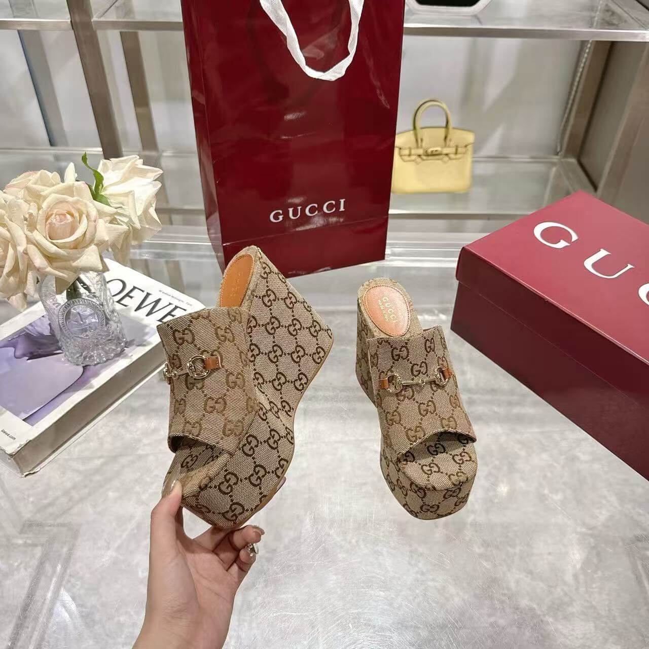 Gucci Slippers Women(AAA)-188