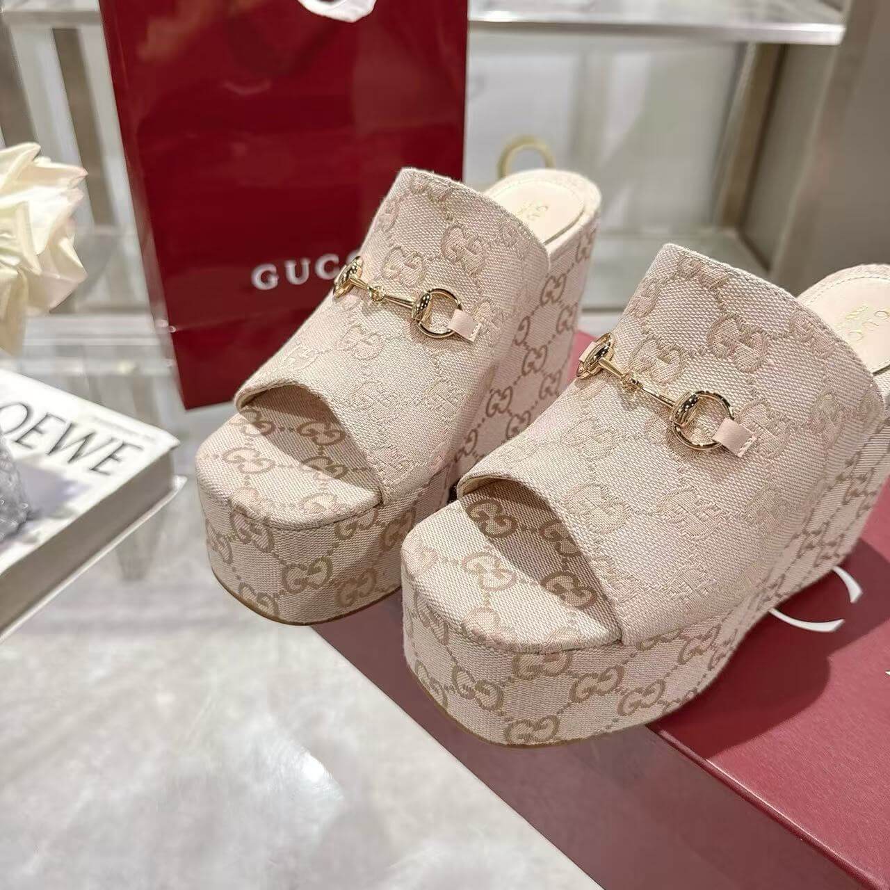 Gucci Slippers Women(AAA)-190