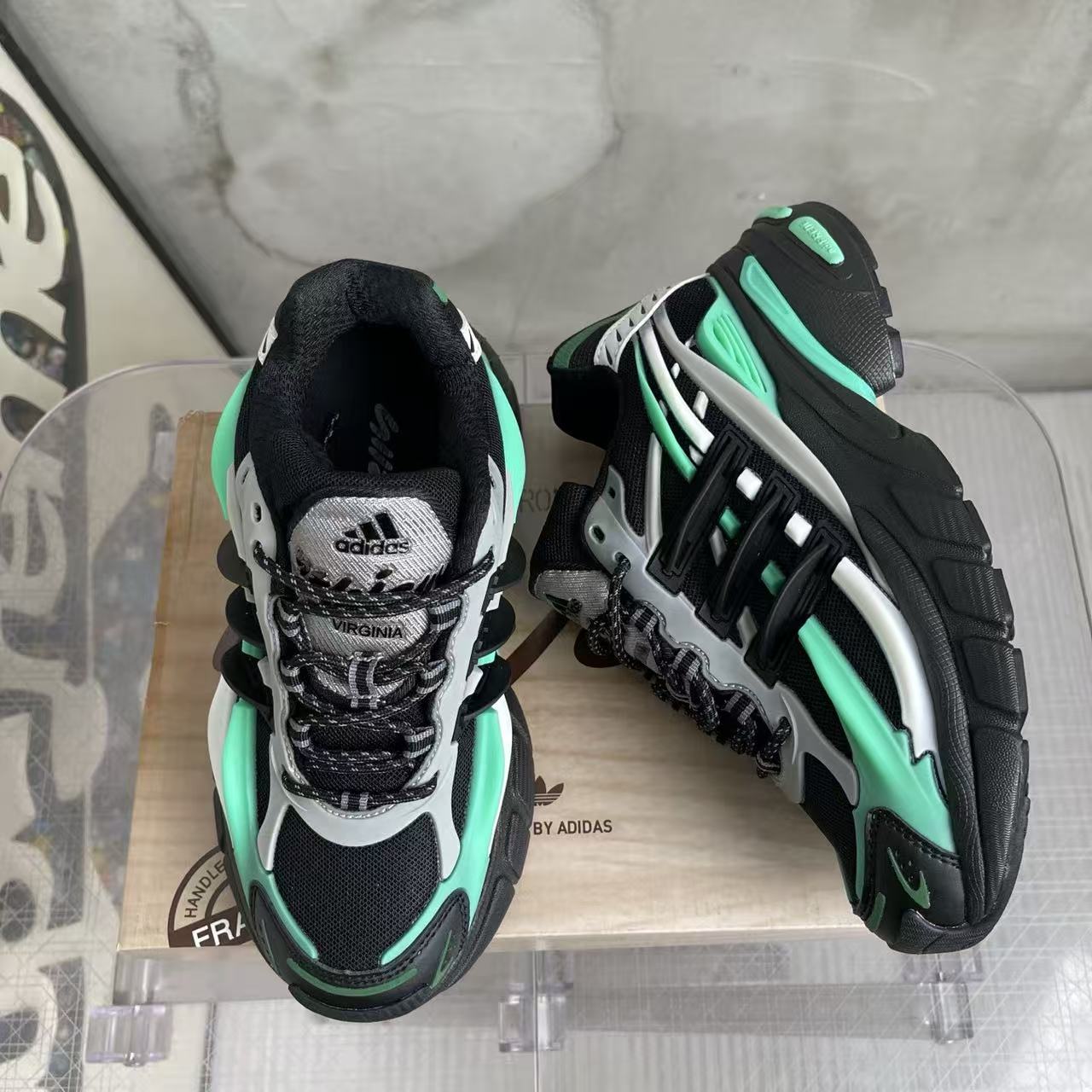 Pharrell Williams x adidas Adistar Jellyfish-011